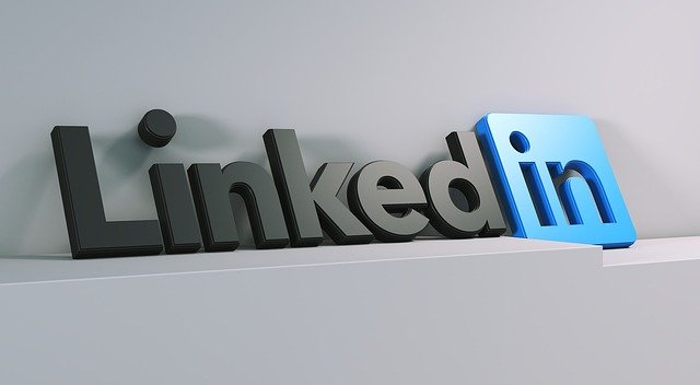 How to Optimize Your LinkedIn Profile to Attract Headhunters